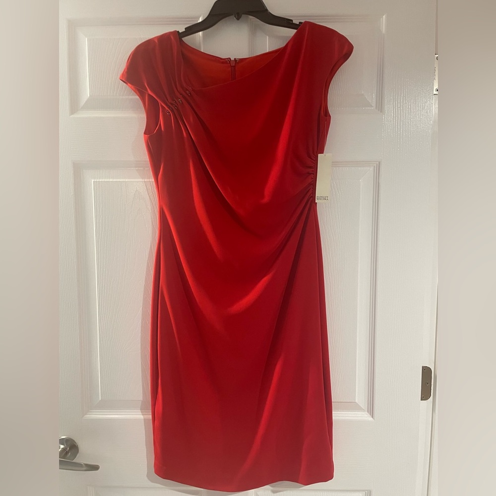 Badgley Mischka Women’s size 8 red cocktail dress.  Never Worn!